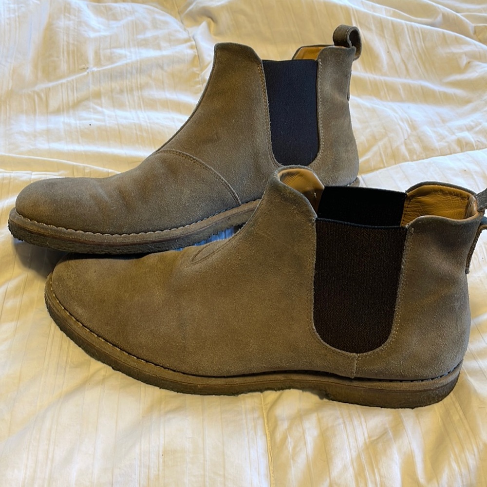 Vince chelsea boots. Suede. Italian made. Very good condition. Tan/taupe.